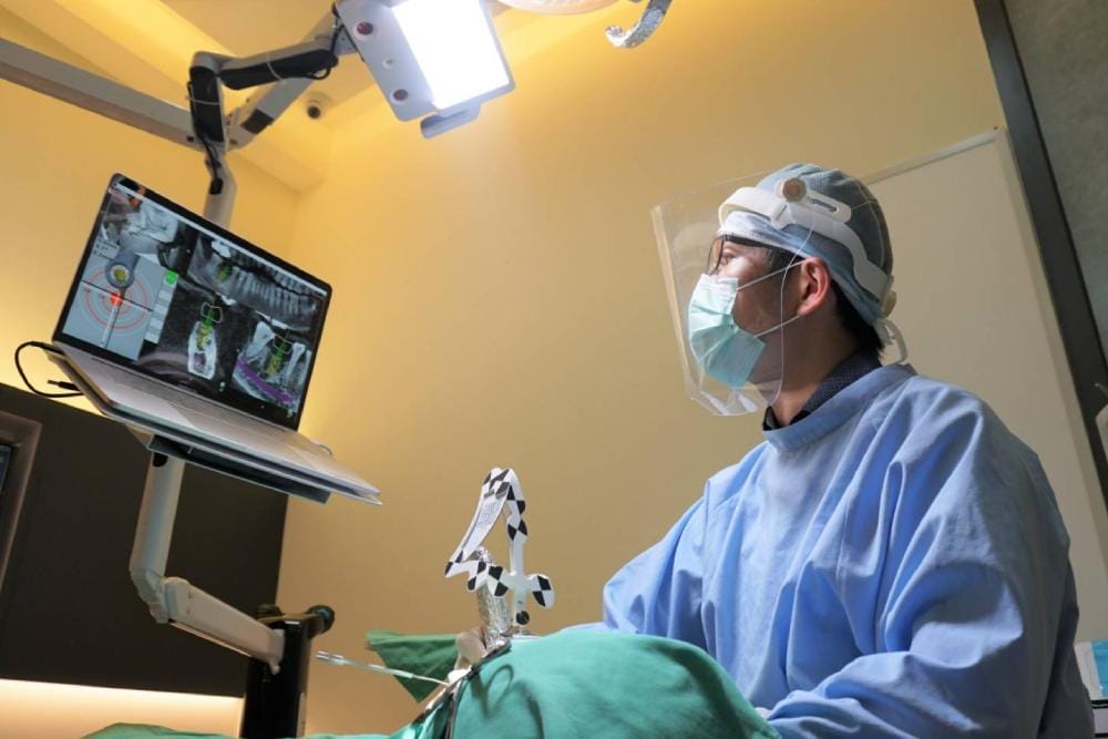 【媒體報導】算盤打得精「一日來回」蔚為流行 台商返台最愛美齒、植牙