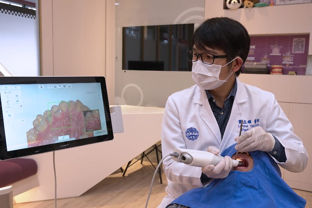 【有影】全口牙周治療+定期追蹤揮別復發 搭配全瓷貼片重現微笑曲線