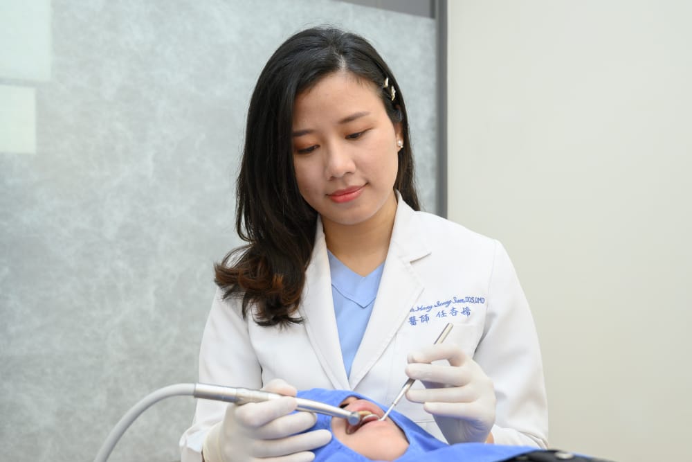 【有影】蛀牙蛀到牙齦下怎麼治療？水雷射4優點取代傳統手術