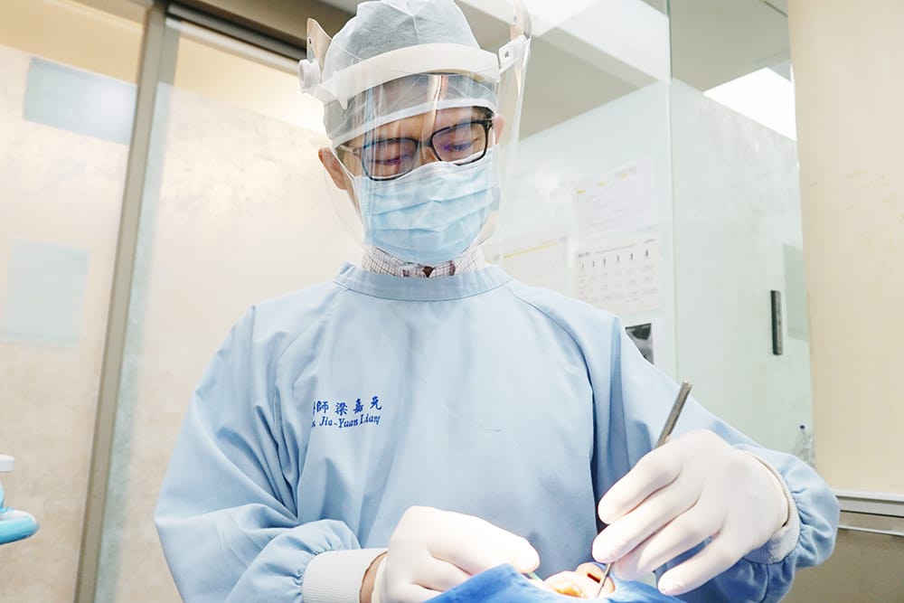 【有影】害怕植牙壽命短變回無齒之徒？牙醫親授兩招讓完美笑容更持久