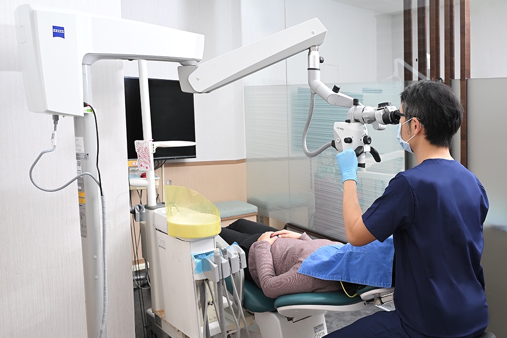 【有影】牙周治療也能微創！水雷射搭顯微鏡掀牙科新風潮